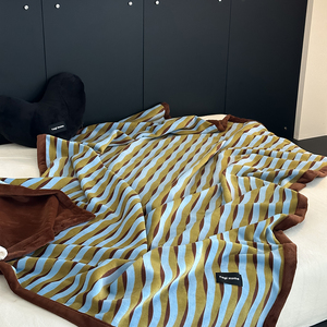 条纹床上用沙发毯保暖毯子床单双面珊瑚绒午睡办公室毛毯加厚盖毯