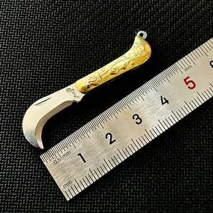 BitsBits超迷你户外小刀2.8厘米折叠刀黄铜小弯刀edc刀随身开快递