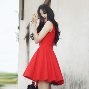超显瘦好版型小黑裙赫本复古无袖高腰a字裙红色短款连衣裙小红裙