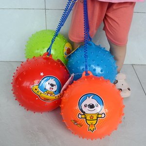幼儿园带绳子软按摩球充气玩具儿童吊环弹簧力拍拍西瓜球链子足球