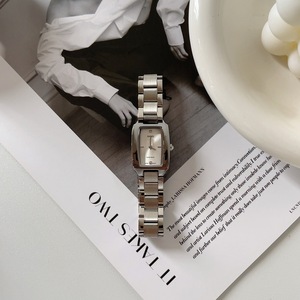 中古方形手表女款复古小众设计高级气质感简约百搭小银表金属腕表