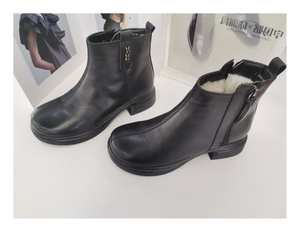 德赛帝伦2023年冬季新品女式真皮羊毛鞋粗跟厚底
