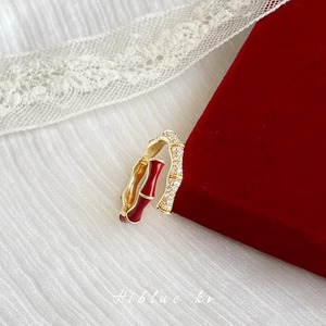 红色镶钻竹节戒指女小众设计轻奢高级感可调节食指开口戒中古饰品