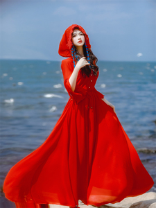 海边沙漠云南度假拍照大摆长裙2024复古红裙连帽雪纺中袖连衣裙女