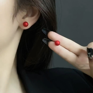 红色哑光磨砂珍珠耳钉纯银气质韩国新款耳环小巧个性百搭简约耳饰