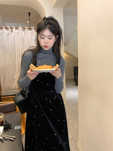 韩版气质温柔星星钻丝绒吊带连衣裙灰色高领针织打底衫两件套