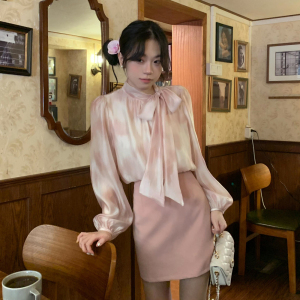 Moby 2024新款粉色短裙A字显瘦甜美高腰包臀半身裙女春夏西装裙子