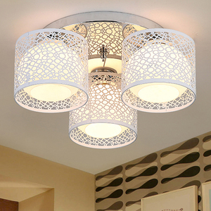 圆形餐厅灯三头小户型卧室吸顶灯具简约现代家用创意玻璃饭厅吊灯