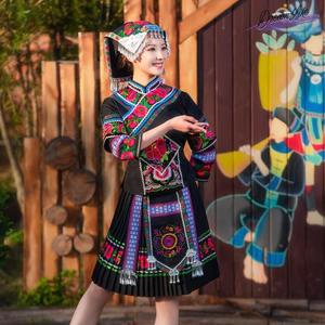 新款彝族服装女成人七月火把节舞台演出服装表演服三月三民族服饰