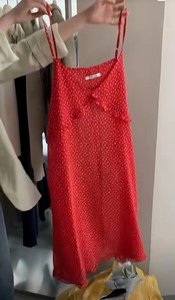 KDWLL自制！夏季新款法式复古红色波点碎花裙子V领气质吊带连衣裙