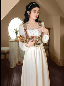 欧洲中世纪复古裙法式宫廷风公主裙帝政长裙英式洛可可礼服连衣裙
