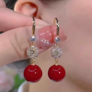 红色珠珠耳环女气质长款珍珠吊坠耳钉小众设计显瘦高级感耳饰耳钩