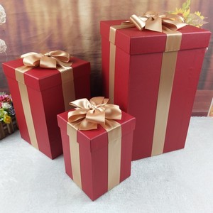 红色正方形礼品盒商场堆头拍摄场景盒超大号4S店布置圣诞礼物盒