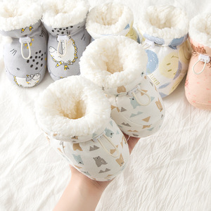新生婴儿鞋子秋冬季羊羔绒棉鞋软底加厚加绒保暖高帮0-3男女宝宝