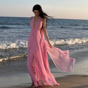 夏季波西米亚粉红色沙滩露背挂脖飘带连衣裙长裙飘逸雪纺海边度假