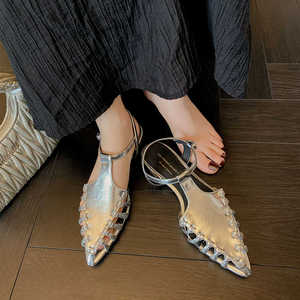 ins风小众设计牛皮编织镂空罗马凉鞋女夏季银色尖头2cm平跟包头鞋
