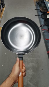 纯生铁平底煎锅  铸铁煎锅30厘米无涂层铸铁煎锅  铸铁