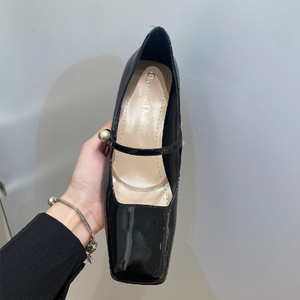 Dior/迪奥24新款女鞋方头漆皮珍珠玛丽珍高跟鞋巴黎萌猫正品代购