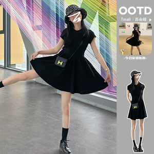 2024新款法式黑色短袖T桖梨形身材连衣裙子夏季女装小众设计短裙