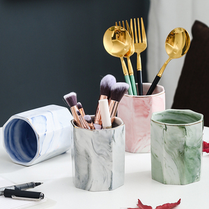 ins北欧创意陶瓷大理石办公室桌笔筒梳子收纳筒简约时尚化妆刷桶
