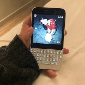BlackBerry/黑莓 Q5全键盘智能联通4G学生戒网瘾网红可爱备用手机