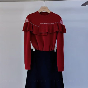 冬季新款设计师款小众炸街高级感荷叶边圆领套头红色毛衣针织衫女