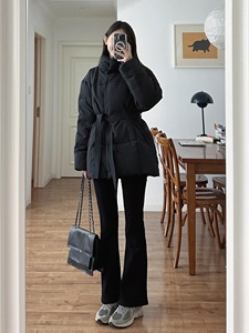 黑色收腰显瘦羽绒棉服女2023冬季新款高级感短款腰带立领棉衣外套