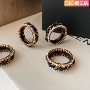 黑金色皮革锆石戒指女轻奢小众设计高级感独特食指指环潮2024新款