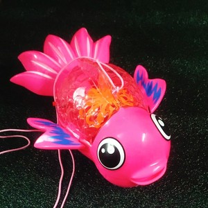 牵绳电动小兔子电动金鱼小马儿童玩具3D投影灯光音乐蹦跳兔子玩具