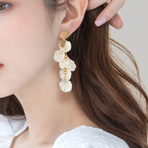 韩国珍珠花瓣流苏耳环女神时尚气质长款显廋耳坠休闲度假风耳饰
