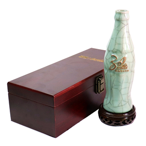 罕有 2019 可口可乐太古30周年纪念龙泉青瓷限量版陶瓷瓶 礼盒