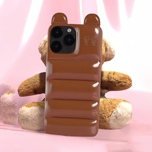 可爱泰迪熊充棉羽绒服适用于iPhone15promax苹果手机壳肥皂面包13时尚潮流欧美式风14pro防摔明星同款手机套