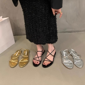 LISA TAYLOR软嘟嘟的鞋底一脚就包裹住的脚感!法式银色细带凉鞋!