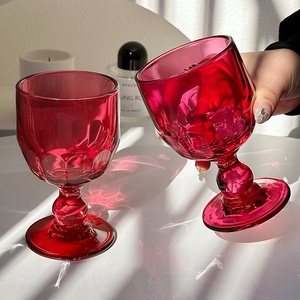 小众复古玫红色带珠玻璃洋酒杯高级感高脚杯红酒杯香槟杯葡萄酒杯