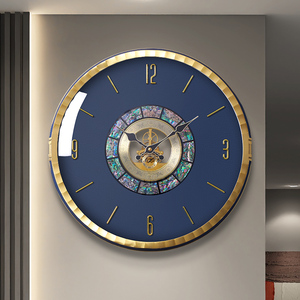 2024新款轻奢皮革挂钟客厅挂墙石英时钟大气机械高端家用创意钟表