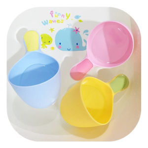 婴儿洗澡洗头杯勺子儿童戏水洗发杯水瓢水勺幼儿园游泳馆玩具