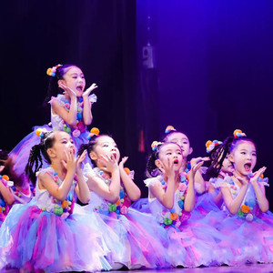 六一儿童节裙子七彩蓬蓬裙幼儿园61表演女生跳舞衣服小学生演出服
