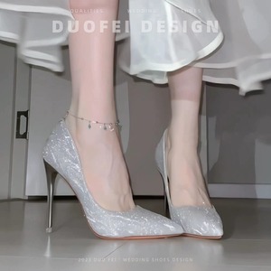 银色10cm高跟鞋女细跟2023年新款主婚纱水晶婚鞋新娘鞋大码伴娘鞋