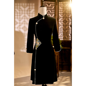 黑色旗袍2024年新款秋冬季长袖新中式改良版年轻款少女丝绒小个子