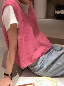 2024新款韩国短款v领玫粉色无袖马甲毛衣女针织背心春季叠穿上衣