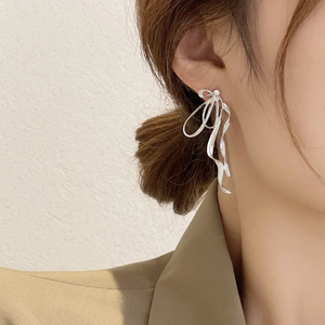 S925银针日韩国气质不规则蝴蝶结耳钉仙气甜酷金属耳环设计感耳饰