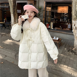白色羽绒服女冬季2023新款小个子甜美短款设计感短款学生韩版宽松