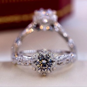 新款镶钻花朵戒指奢华精美女式婚礼订婚公主雪花戒指饰品