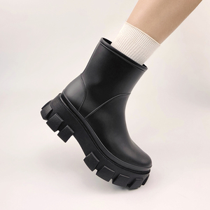 日系雨鞋女厚底2024新款户外防水防滑雨靴时尚外穿女式马丁靴胶鞋