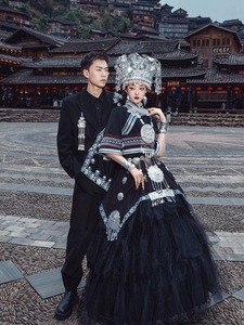 苗族苗疆少女新款写真旅拍云南贵州土家族婚纱民族风摄影黑色长裙