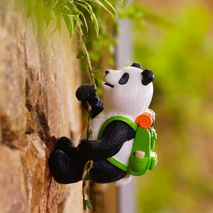 可爱熊猫攀爬树上花园庭院花盆景挂件动物装饰品摆件墙上花架壁挂