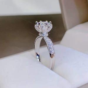 情侣皇冠戒指韩版学生简约钛钢指环开口转动魔戒抖音同款珍珠钻戒
