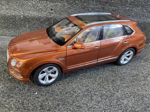 Kyosho 京商 1:18 宾利 添越 Bentley Bentayga 合金汽车模型瑕疵