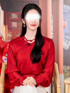 刘诗诗同款红色新中式真丝衬衫女秋款高级感国风喜庆新年上衣套装