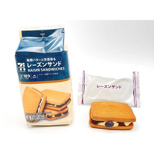 日本进口711限定浓郁奶油朗姆酒葡萄夹心饼干曲奇饼干袋装